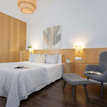 Genteel Larios Apartament